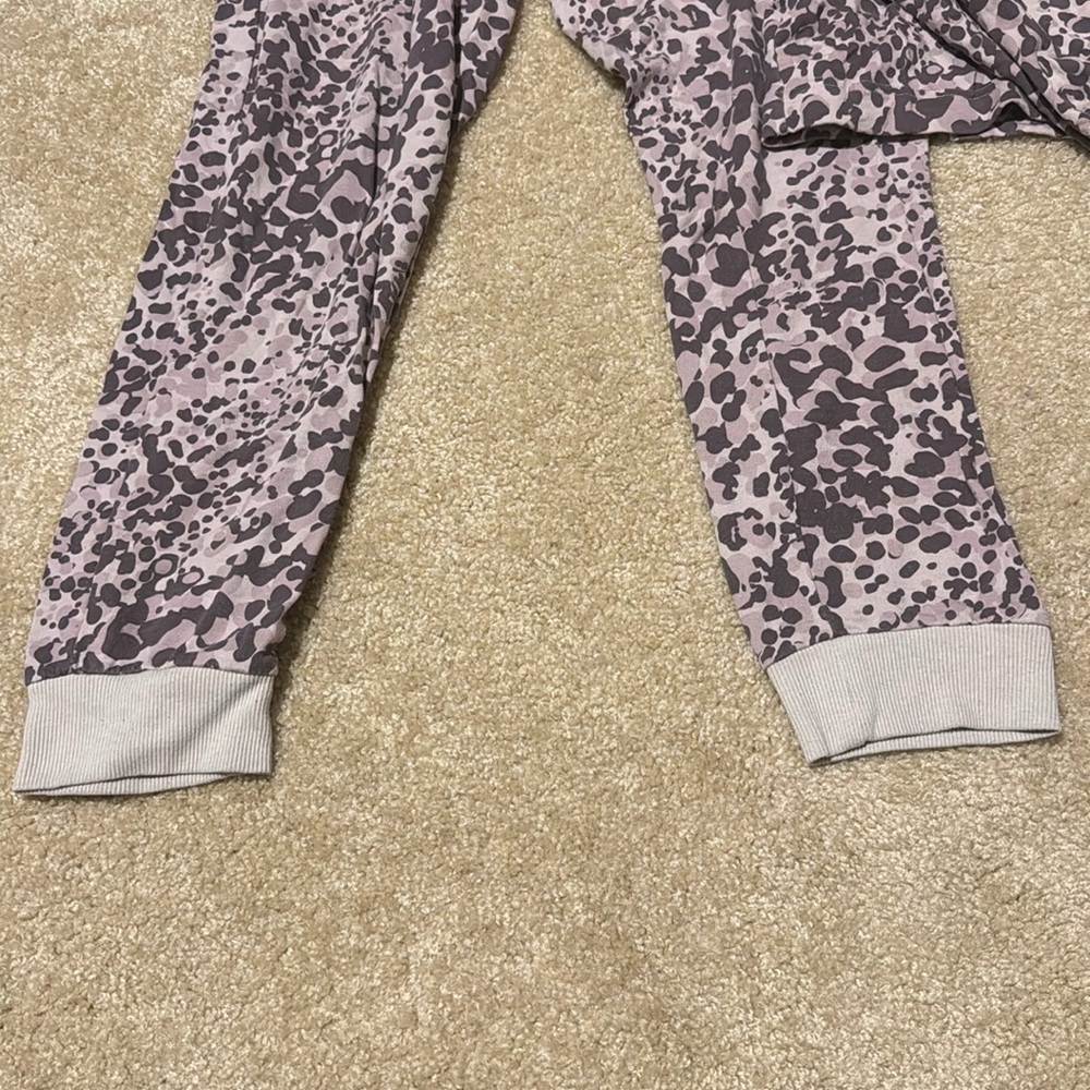 Matching Leopard Print Lounge Set - image 2